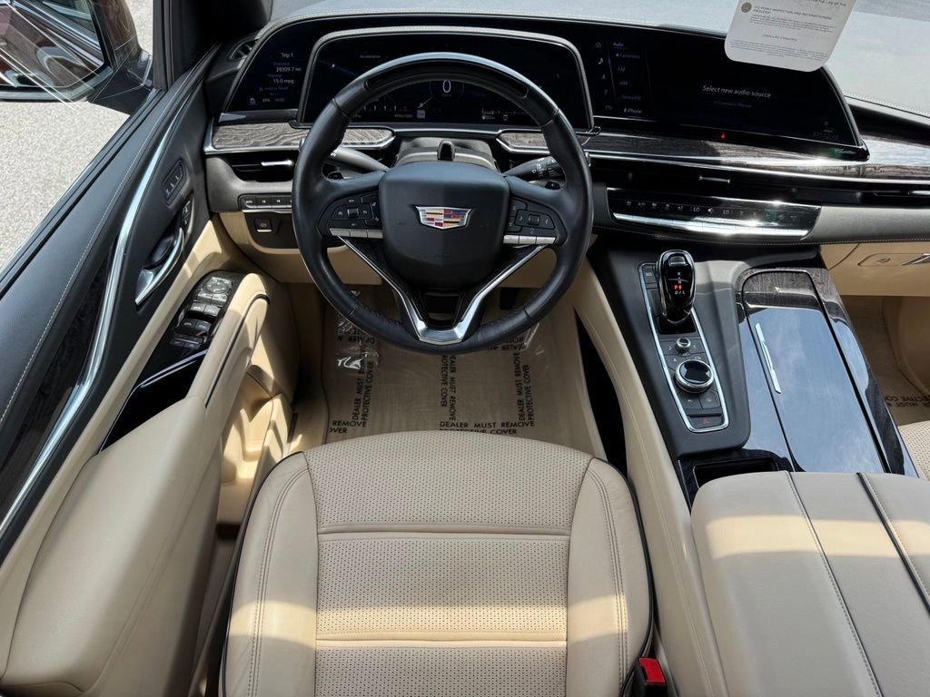 Certified 2023 Cadillac Escalade Premium Luxury w/ LPO, Floor Liner Package AWD/4WD image 17
