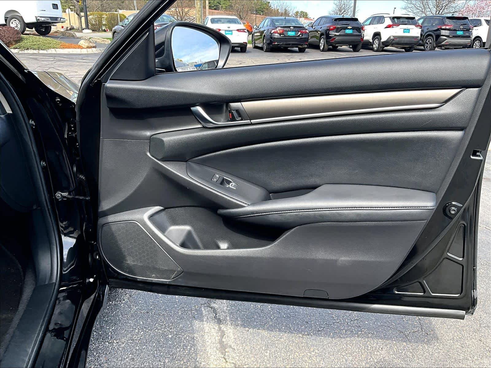 Used 2021 Honda Accord LX image 12