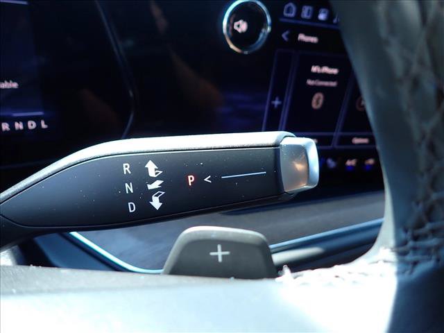 Used 2025 Chevrolet Tahoe High Country AWD/4WD image 24