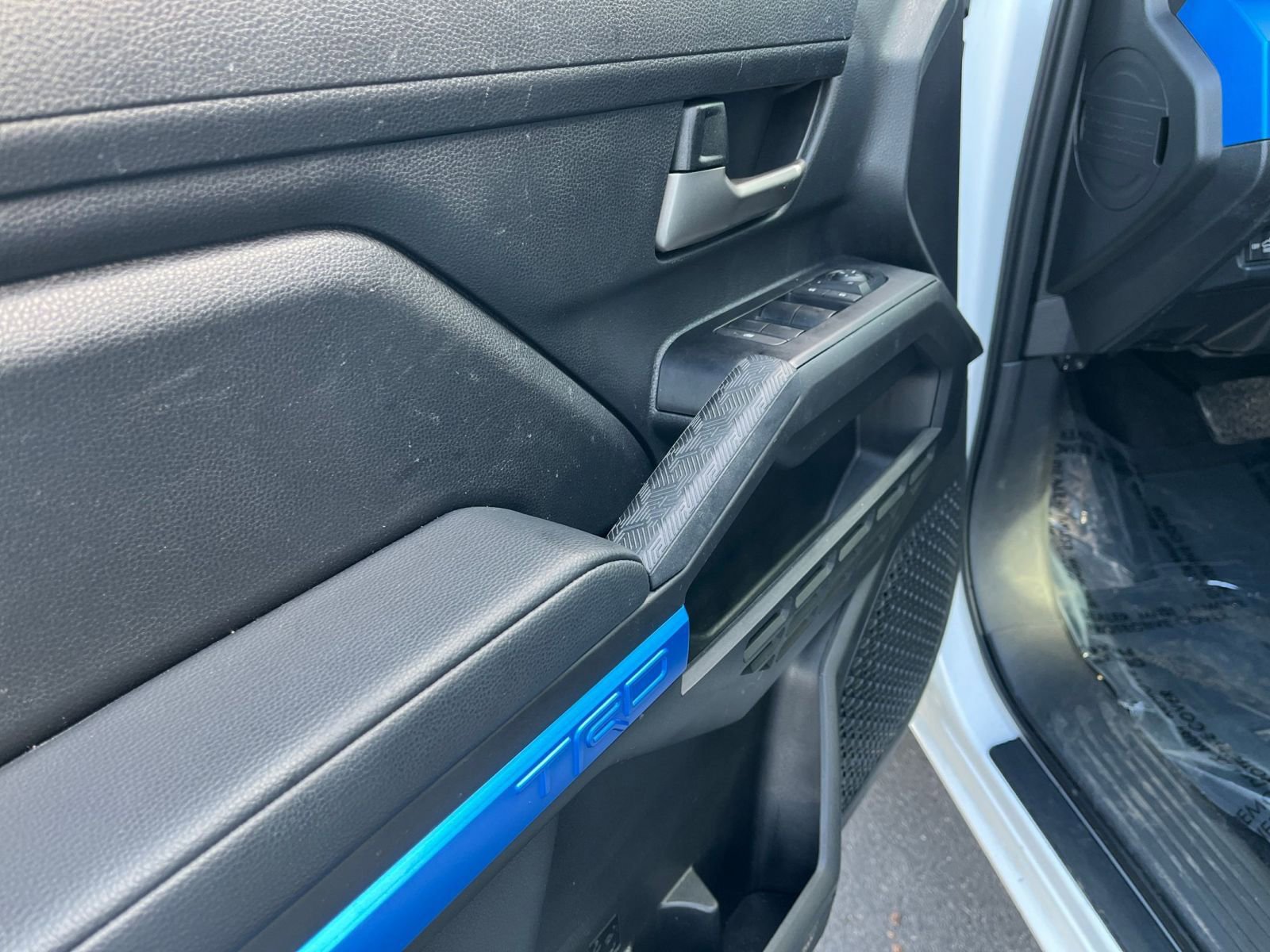 Used 2025 Toyota Tacoma TRD Off-Road image 18