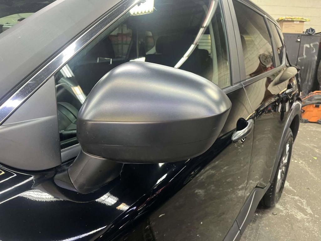 Used 2023 Nissan Rogue S AWD/4WD image 11