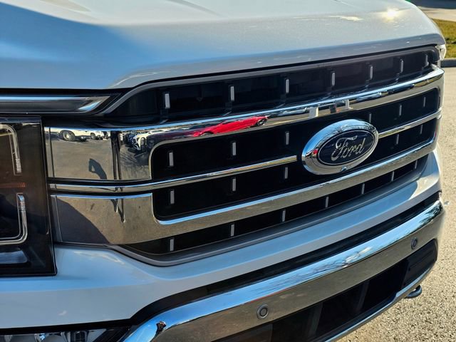 Used 2022 Ford F150 Lariat w/ Equipment Group 502A High image 3