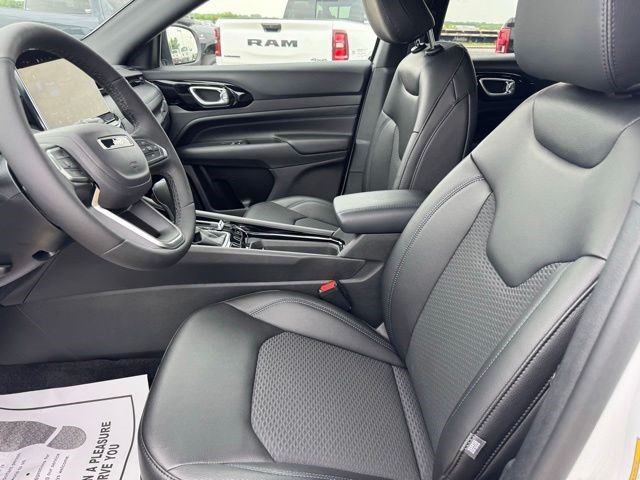 New 2026 Jeep Compass Latitude AWD/4WD image 9