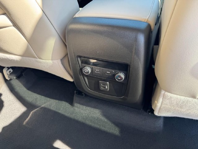 Used 2023 Buick Enclave Essence w/ Sport Touring Edition FWD image 15