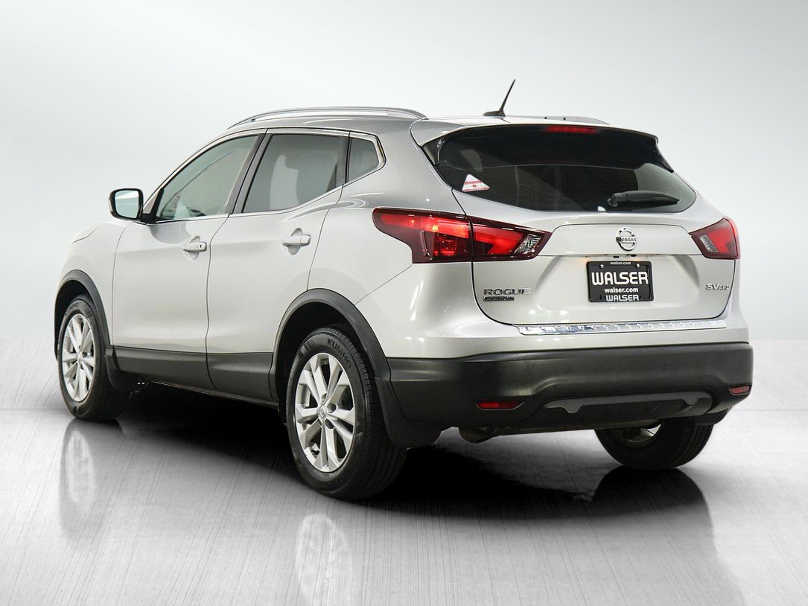 Used 2017 Nissan Rogue Sport SV AWD/4WD image 3