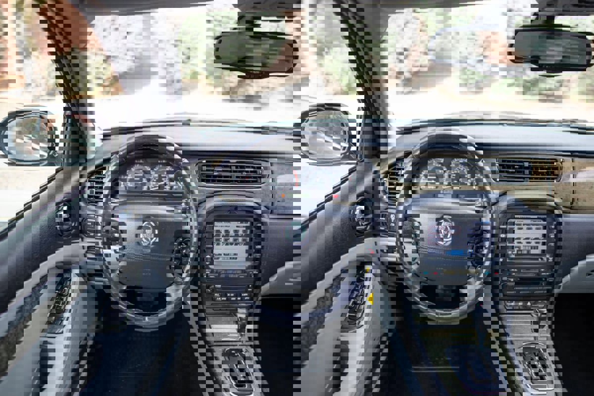 Used 2003 Jaguar S-TYPE R image 17