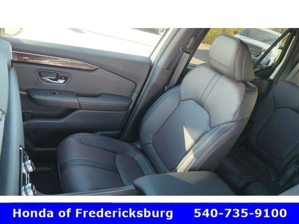 Used 2025 Honda Pilot Black Edition image 28