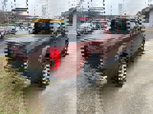 Used 2016 Nissan Frontier SV image 11