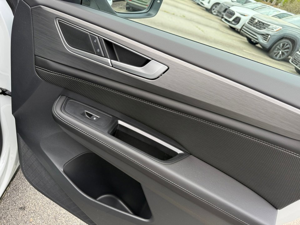 New 2026 Volkswagen Atlas Cross Sport SE image 31