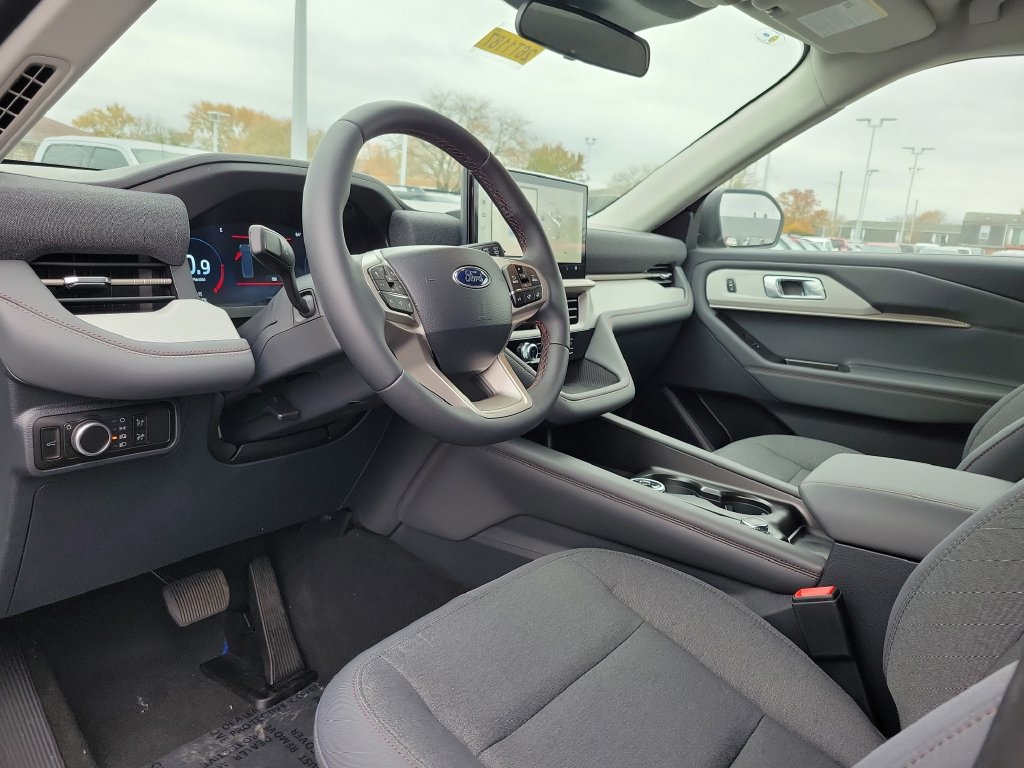 New 2026 Ford Explorer Active RWD image 20