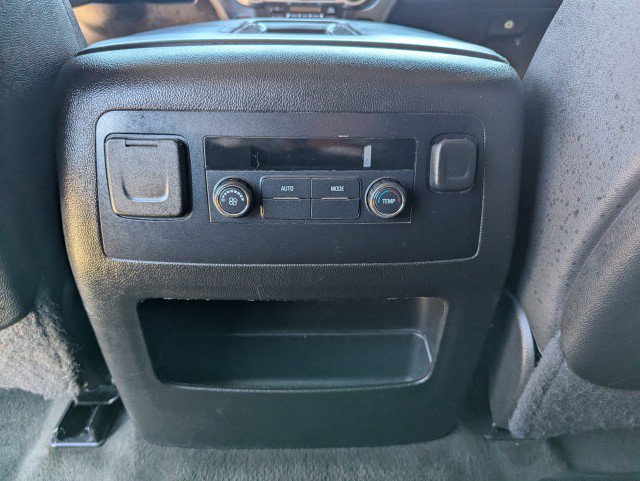 Used 2015 Chevrolet Suburban LT AWD/4WD image 23