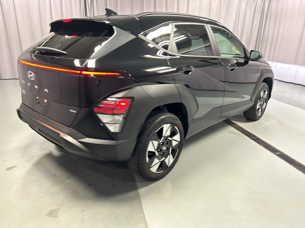 Used 2025 Hyundai Kona SEL AWD/4WD image 7
