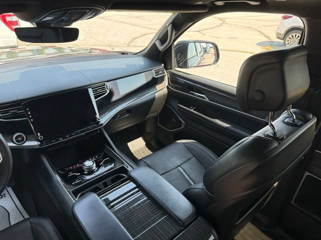 Used 2022 Jeep Wagoneer Series III w/ Premium Group I AWD/4WD image 23