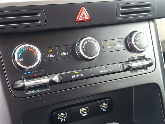 Certified 2024 Kia Carnival LX image 15