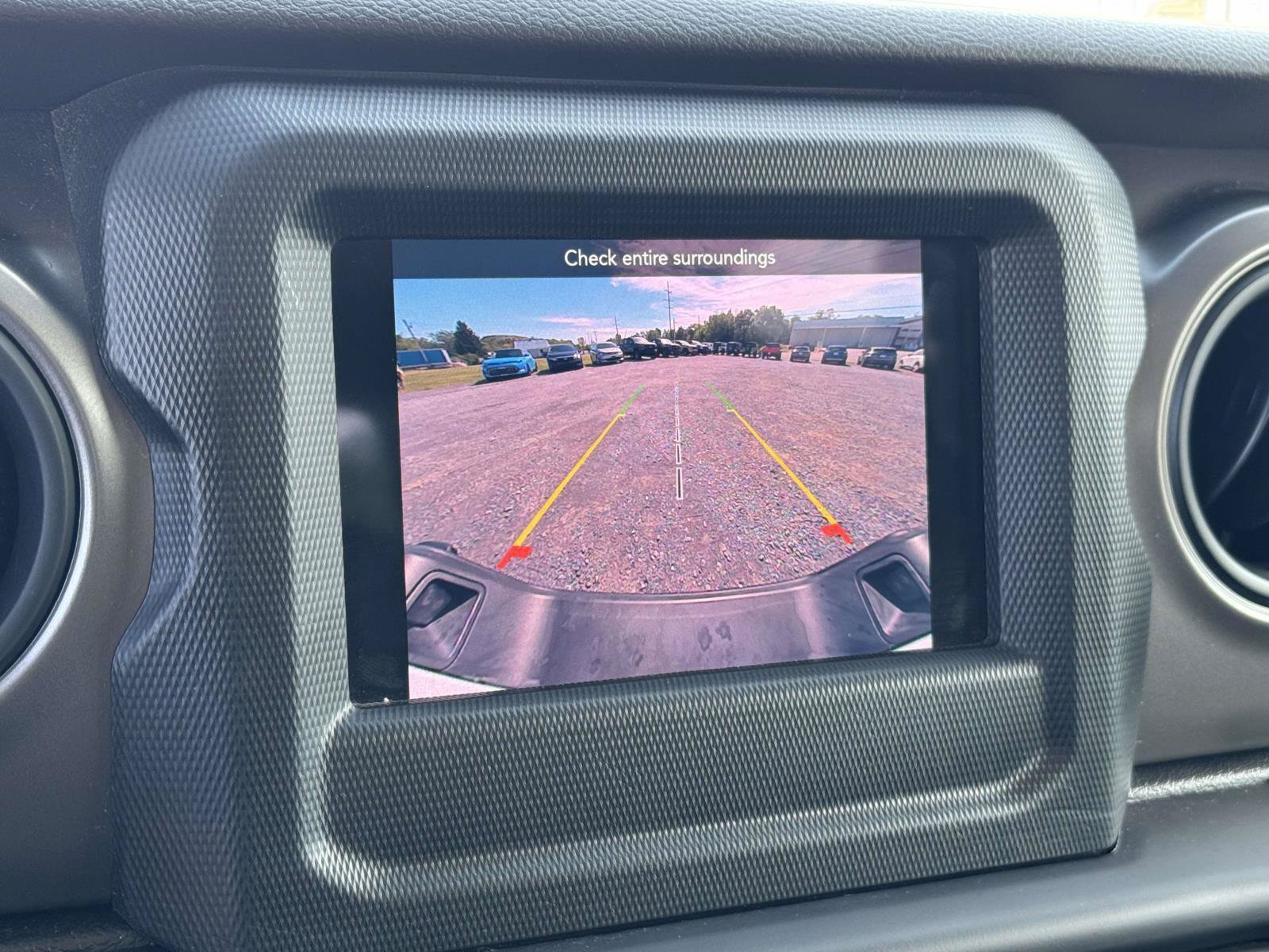 Used 2022 Jeep Gladiator Sport AWD/4WD image 4