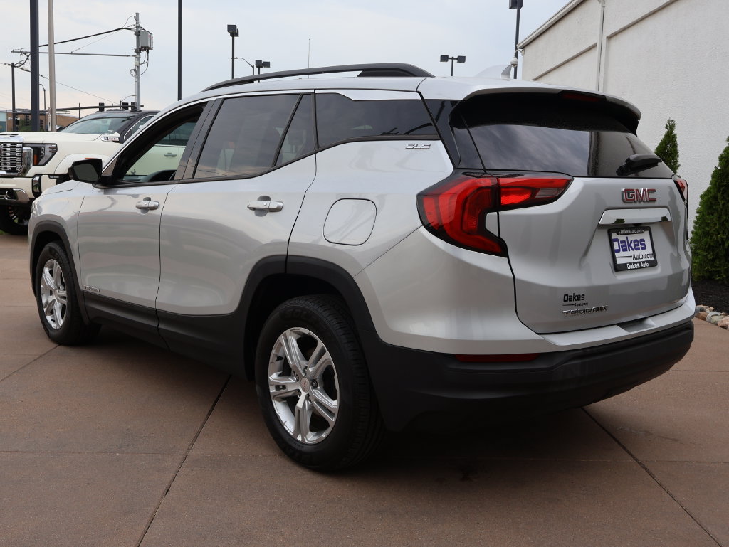 Used 2018 GMC Terrain SLE w/ Driver Convenience Package FWD image 4