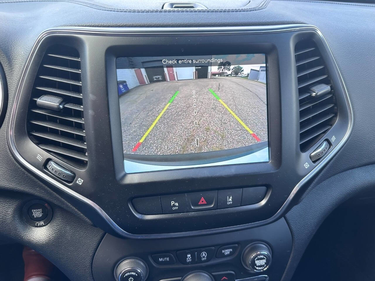 Used 2022 Jeep Cherokee Latitude Lux image 10