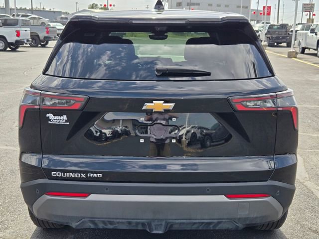 Used 2025 Chevrolet Equinox LT w/ Safety and Technology Package image 4