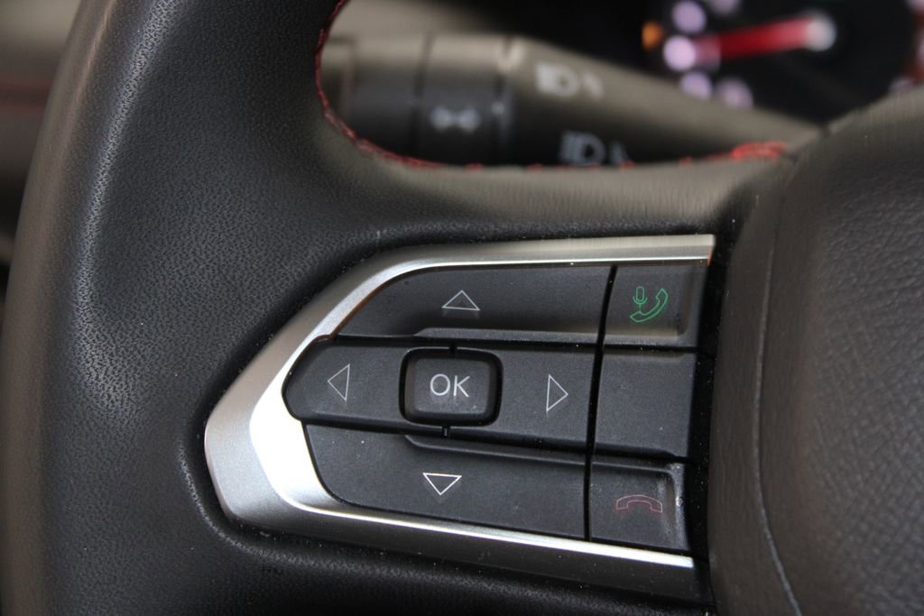 Used 2025 Jeep Compass Trailhawk image 17