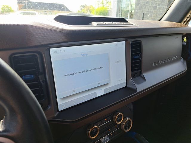 Used 2022 Ford Bronco Outer Banks image 13