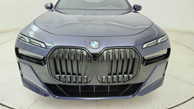 Used 2023 BMW 760i xDrive AWD/4WD image 8
