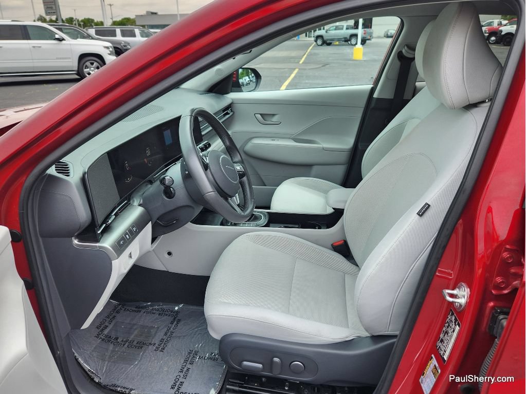 Used 2024 Hyundai Kona SEL AWD/4WD image 2