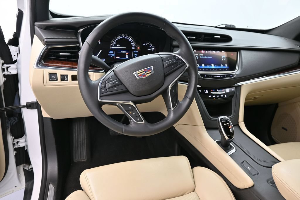 Used 2017 Cadillac XT5 Luxury w/ Driver Awareness Package FWD image 19