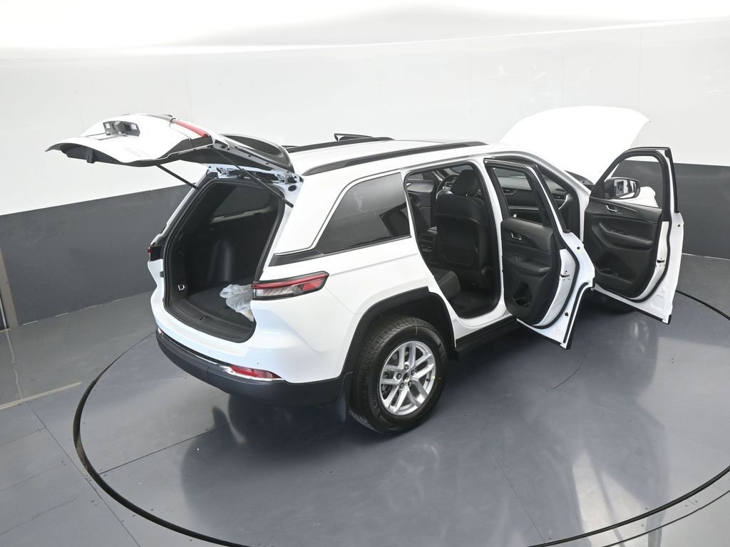 Used 2025 Jeep Grand Cherokee Laredo X RWD image 64