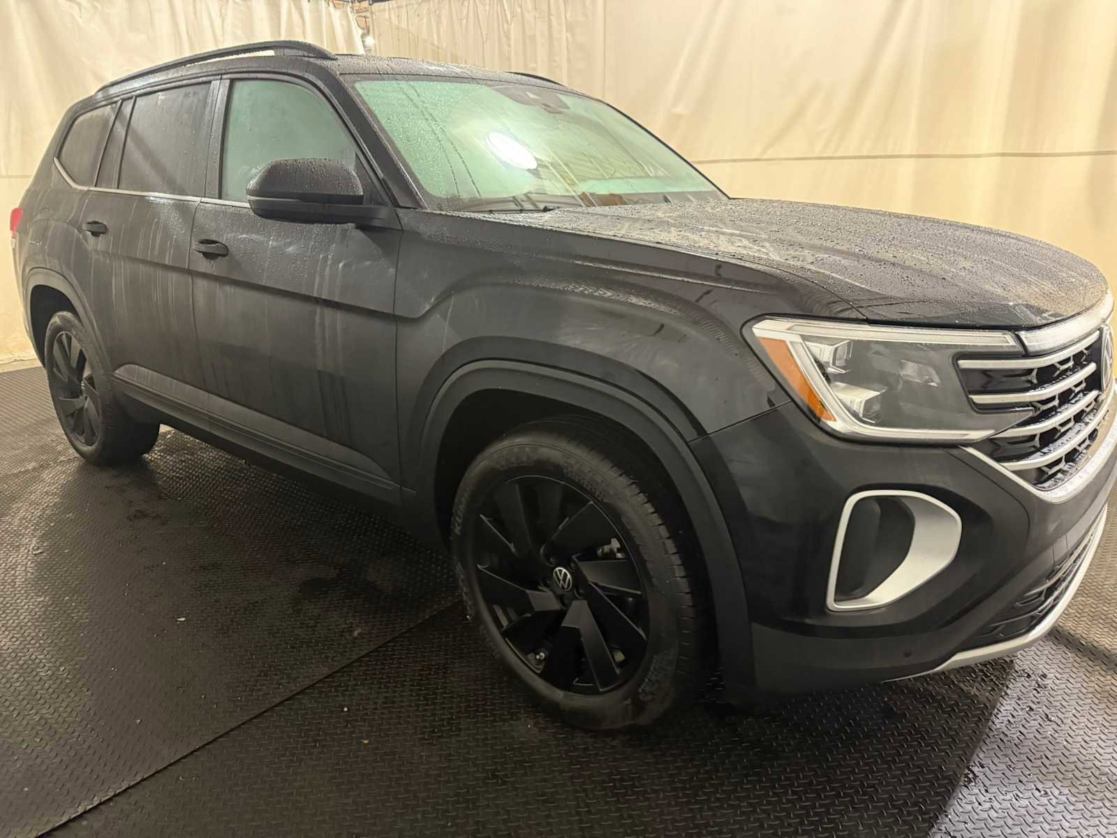 Certified 2025 Volkswagen Atlas SE image 10