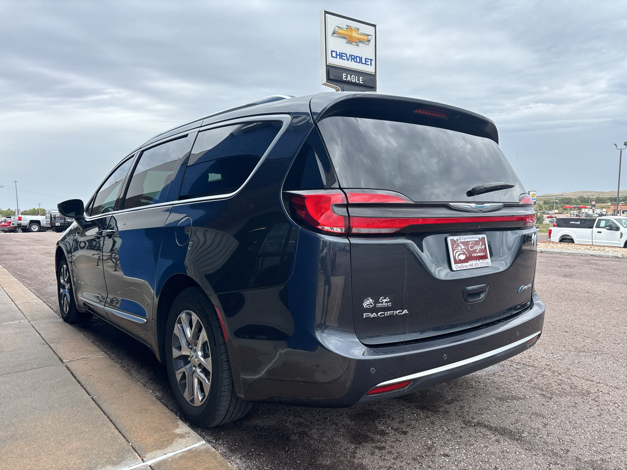 Used 2021 Chrysler Pacifica Pinnacle FWD image 8