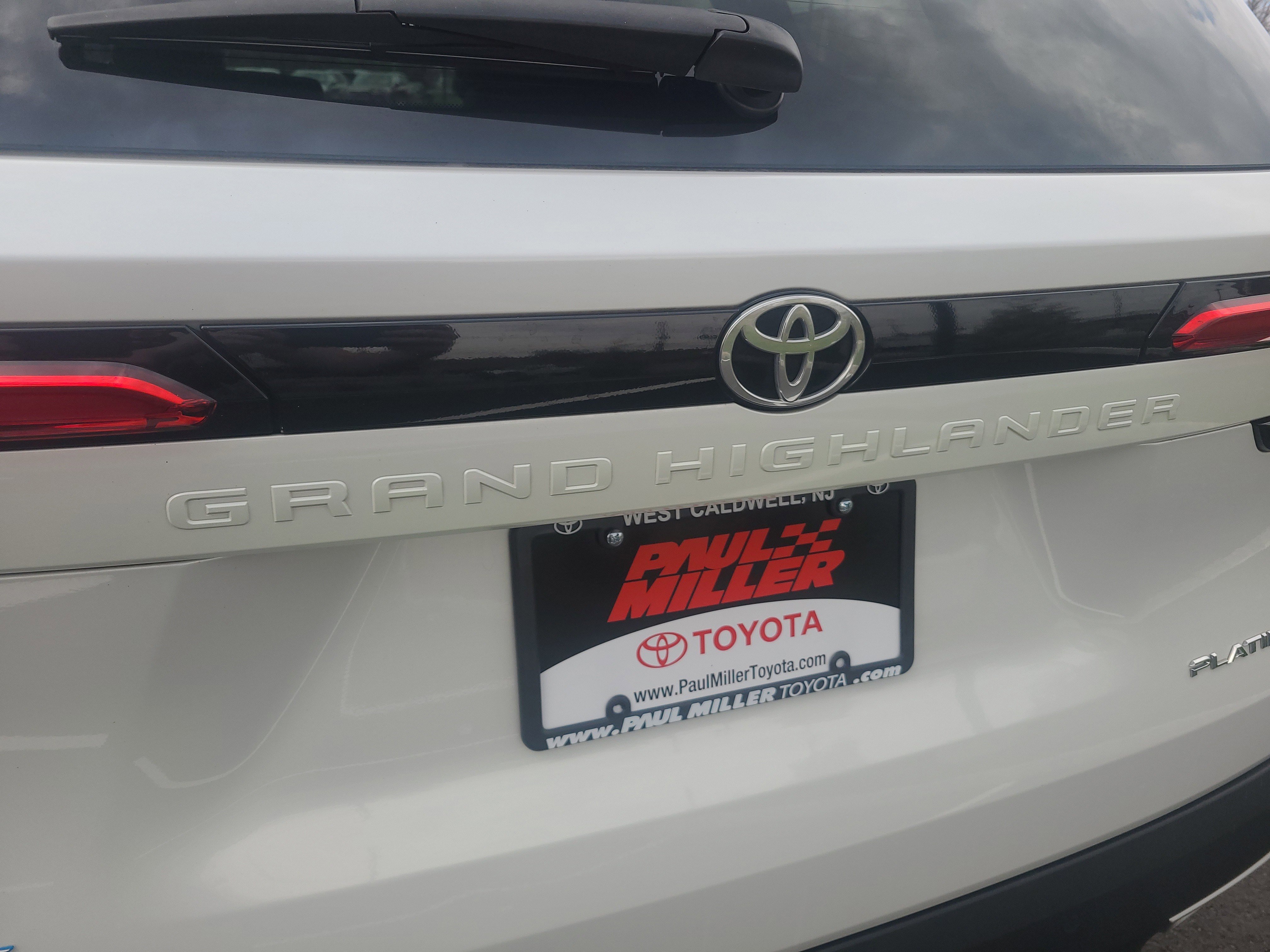 Certified 2024 Toyota Grand Highlander AWD Hybrid image 29