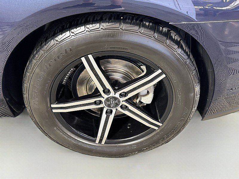 Used 2015 Chevrolet Camaro LT RWD image 27