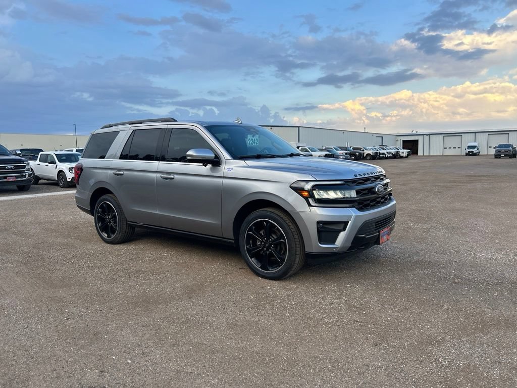 Used 2023 Ford Expedition Limited AWD/4WD image 8