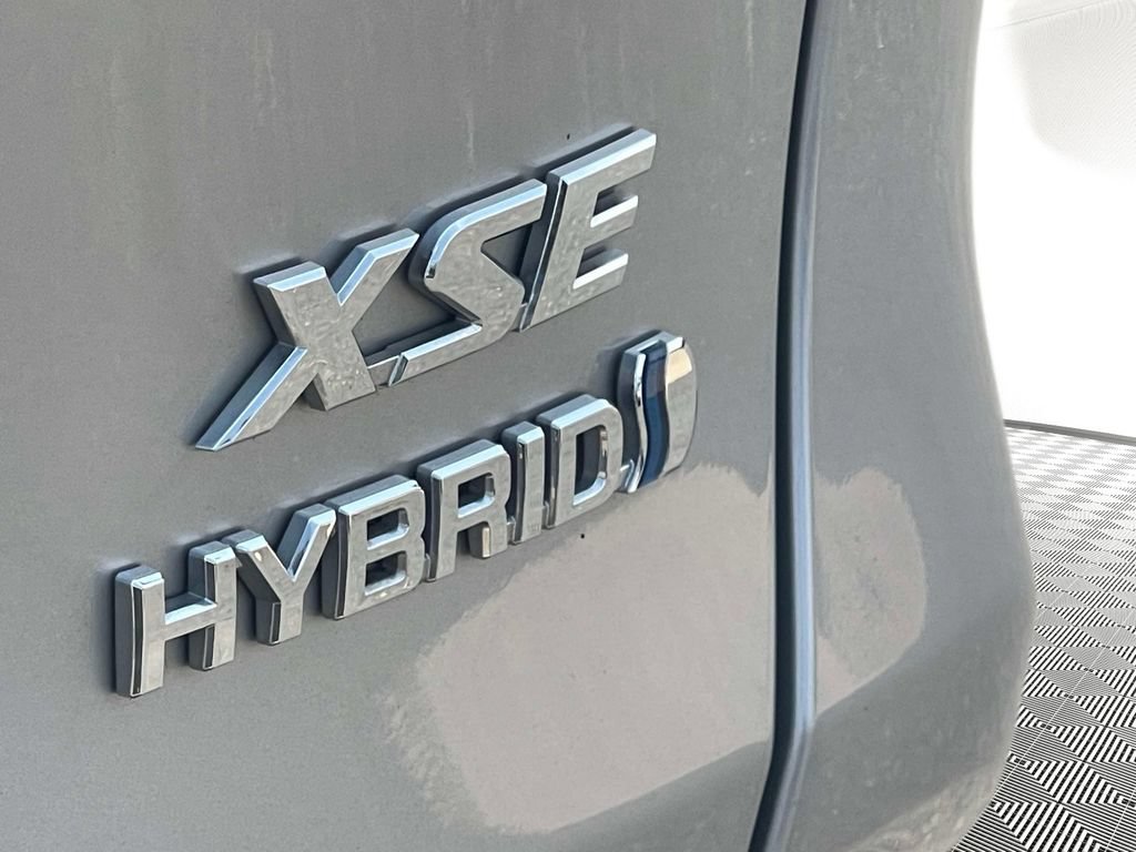 Used 2023 Toyota RAV4 XSE AWD/4WD image 10