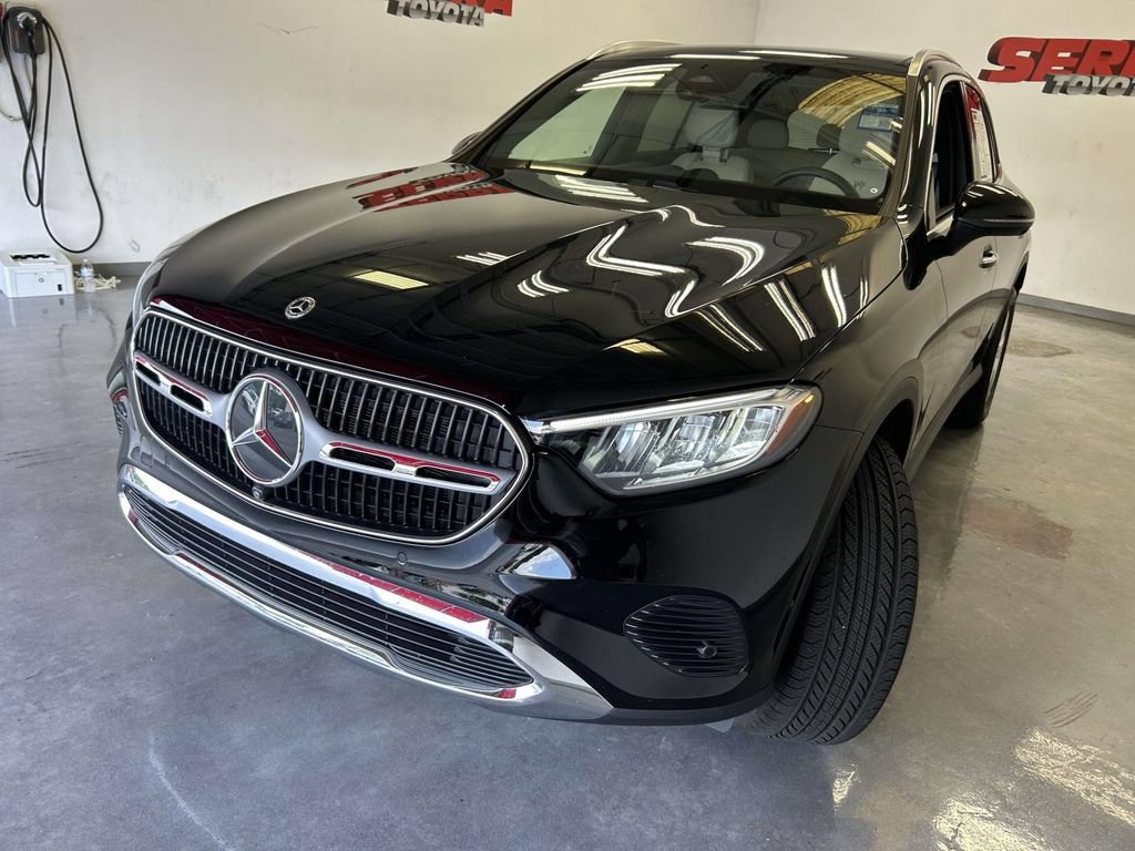 Used 2025 Mercedes-Benz GLC 300 image 7