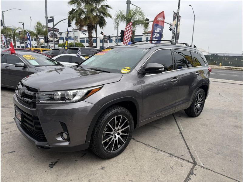 Used 2017 Toyota Highlander SE FWD image 10