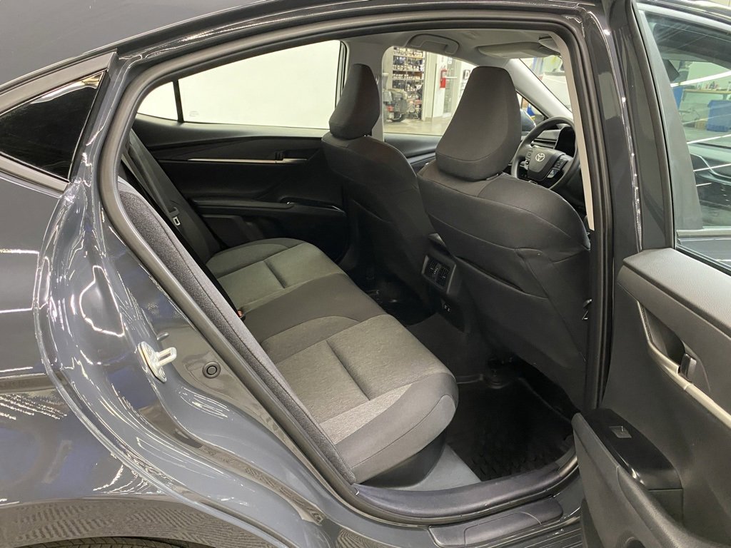 Used 2025 Toyota Camry Hybrid image 11