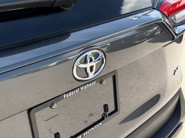 Used 2025 Toyota RAV4 LE FWD image 17