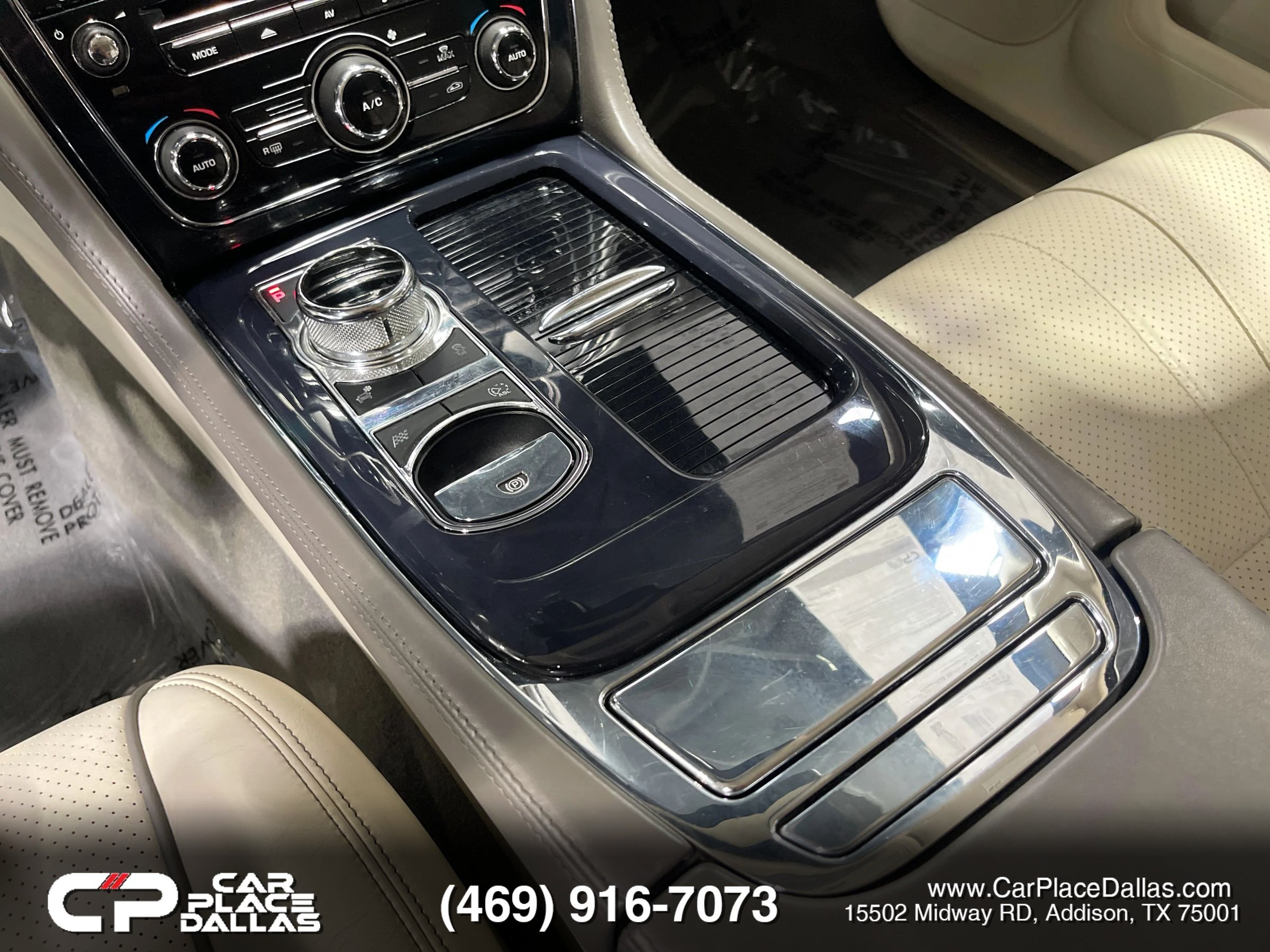 Used 2013 Jaguar XJ L Portfolio RWD image 41