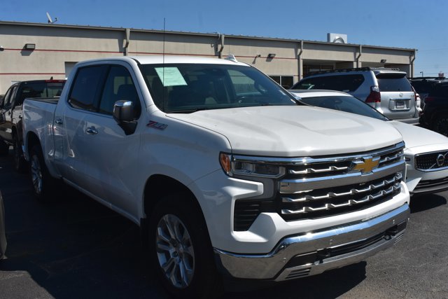 Used 2023 Chevrolet Silverado 1500 LTZ w/ LTZ Convenience Package II image 3