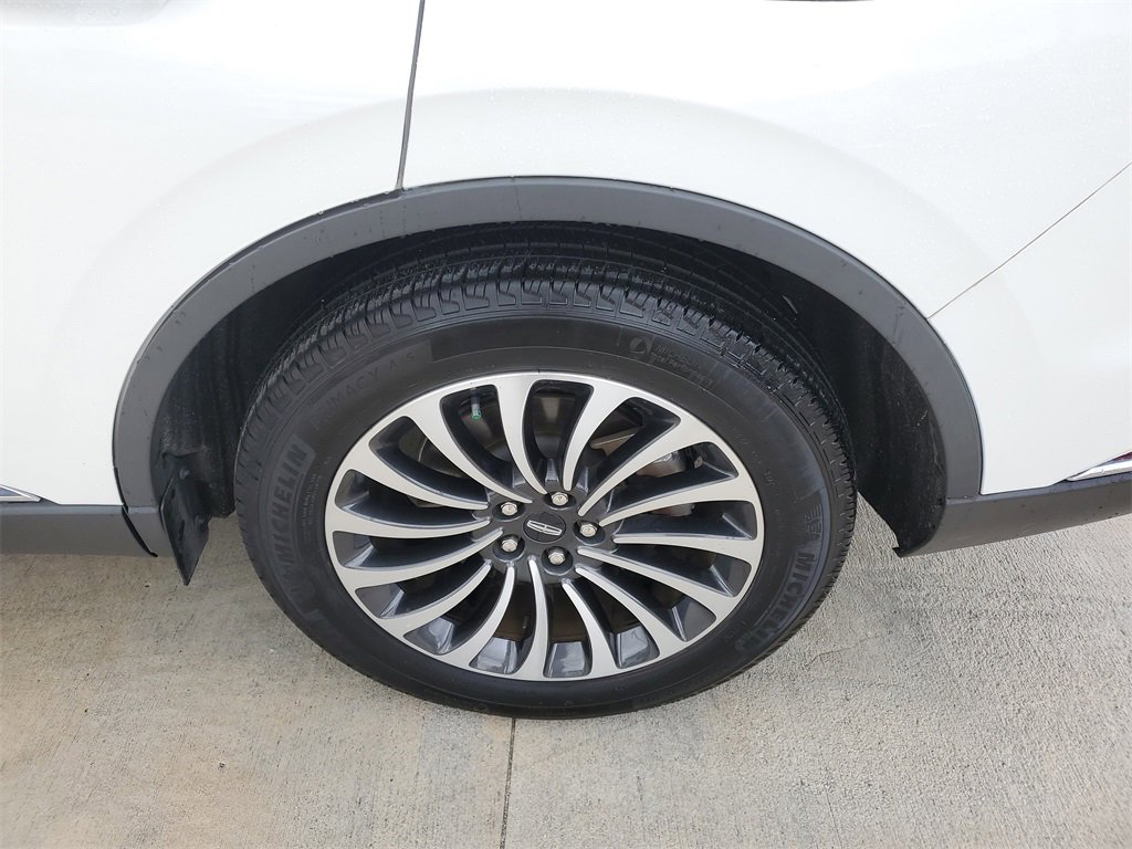 Certified 2023 Lincoln Aviator 2WD w/ Premium Package image 8