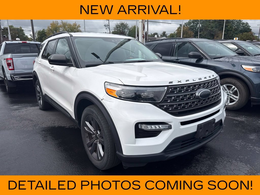 Used 2023 Ford Explorer XLT w/ Equipment Group 202A AWD/4WD image 3
