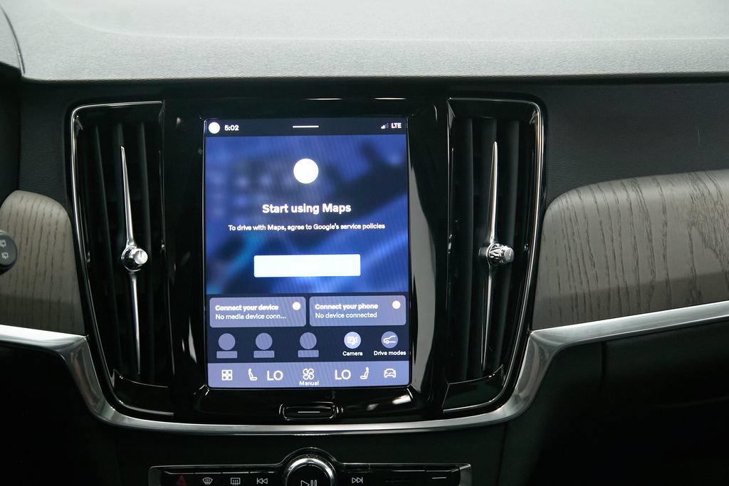 Certified 2025 Volvo V90 B6 Cross Country Plus AWD/4WD image 27