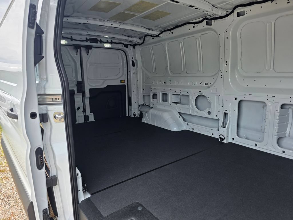 New 2026 Ford Transit 250 Low Roof RWD image 21