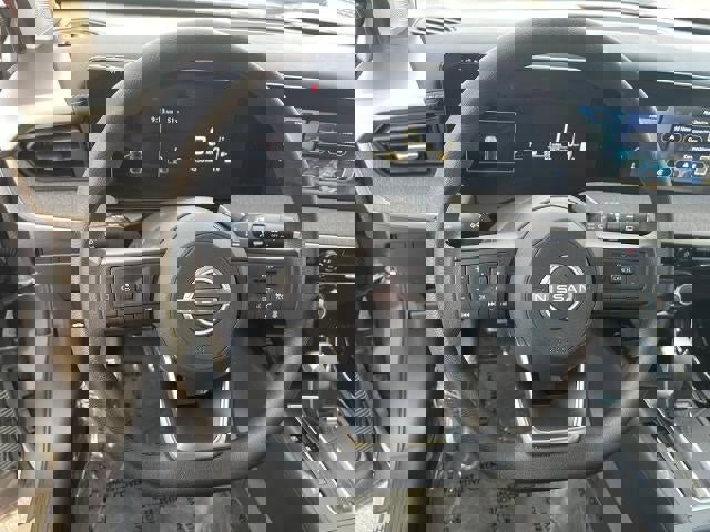 Used 2025 Nissan Kicks SV w/ Illumination Package image 9