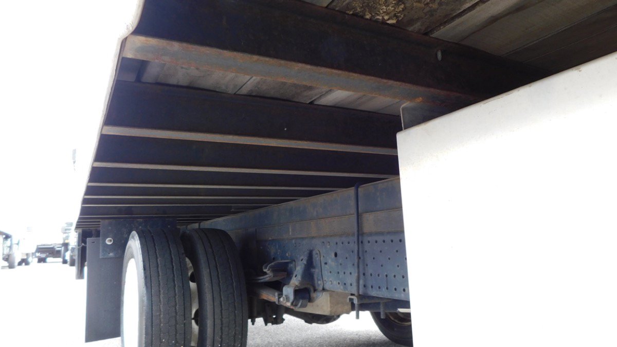 Used 2020 Isuzu NPR image 24