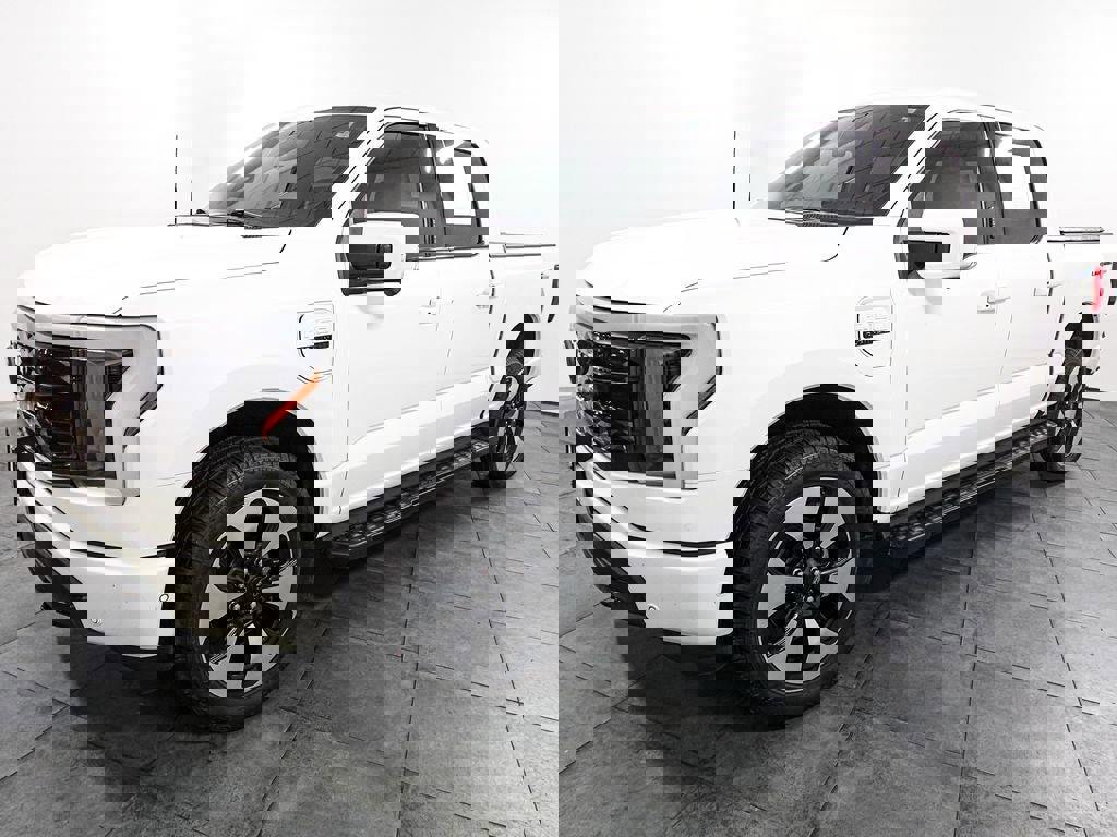 Used 2022 Ford F150 Lightning Platinum image 3
