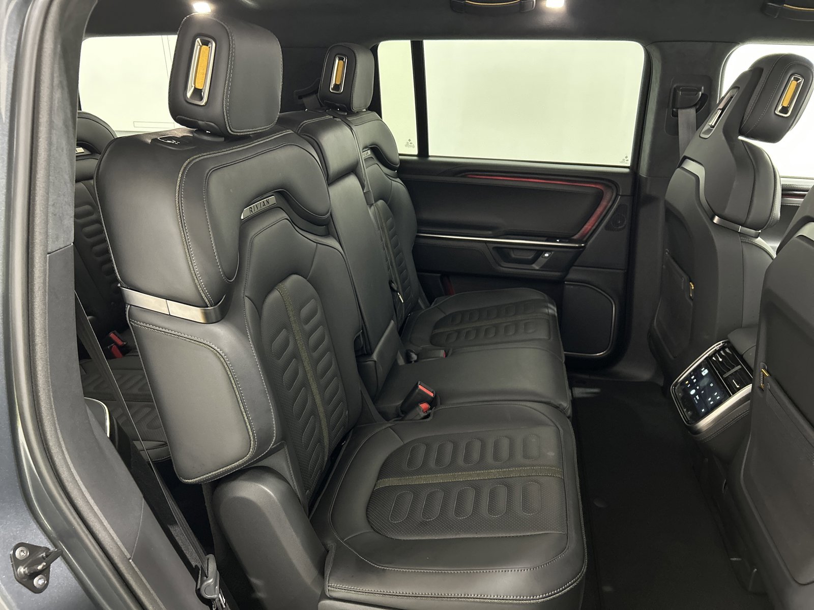 Used 2025 Rivian R1S Adventure image 23