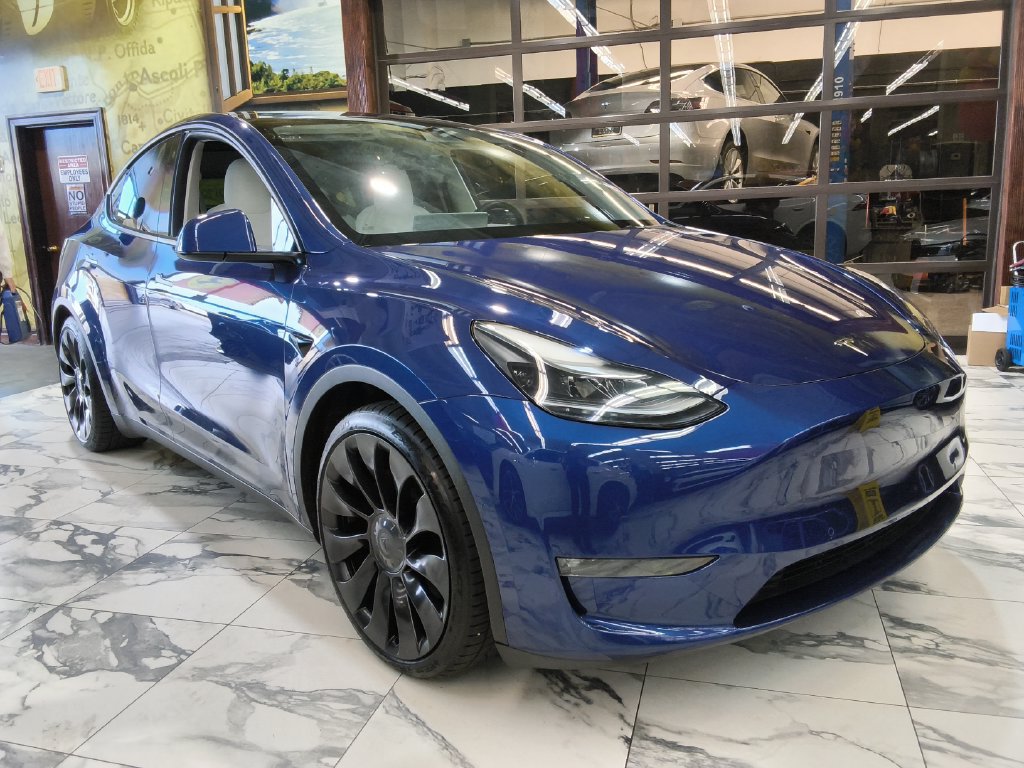 Used 2022 Tesla Model Y Performance AWD/4WD image 1