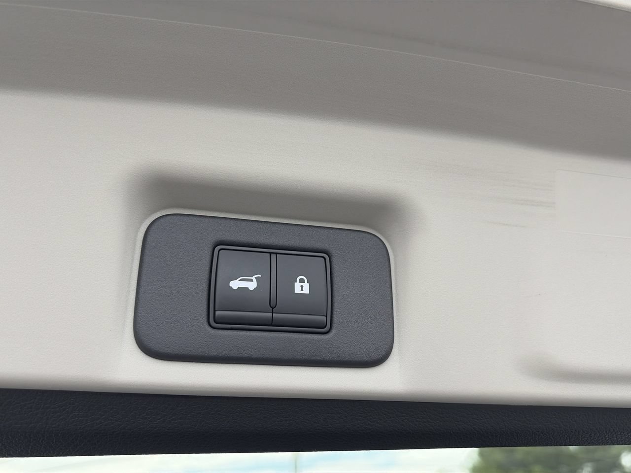 Certified 2024 Nissan Ariya FWD image 11